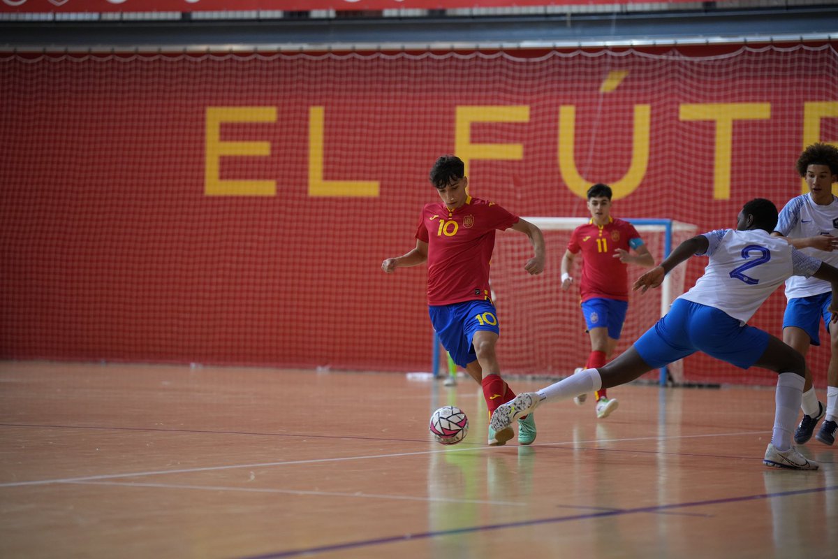 Otra convocatoria con la @sefutbol sub 19 para Torneo Internacional en Porec (Croacia)que por poco esperada hace mucha más ilusión si cabe,premio a su gran temporada 
“La adversidad hace que algunos hombres se rompan; otros rompen sus límites. “ William Arthur Ward
