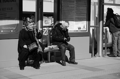 LYBObiz's tweet photo. Nihal Demirci ©️ Unsplash |  #photographylovers #photographyislife #bw #blackandwhite #masstransit #poeple https://t.co/ER7Chol3aZ