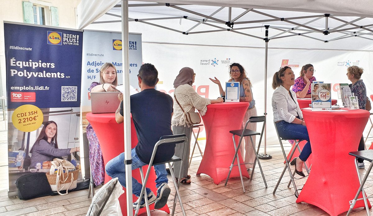 hlantelme's tweet photo. ▶️ En direct de la #PlaceduTAF de #LezignanCorbieres, offres d'#emploi, recruteurs, organismes de #formation et nombreux visiteurs ! ✅
#AvecFranceTravail, Région @Occitanie, @MissionLocale11, @Capemploi11, Département #Aude.
@FTravail_OCC
@muriellehenry1
@HlneDELMAS2
@niko2252 https://t.co/rVNbp8HTHq