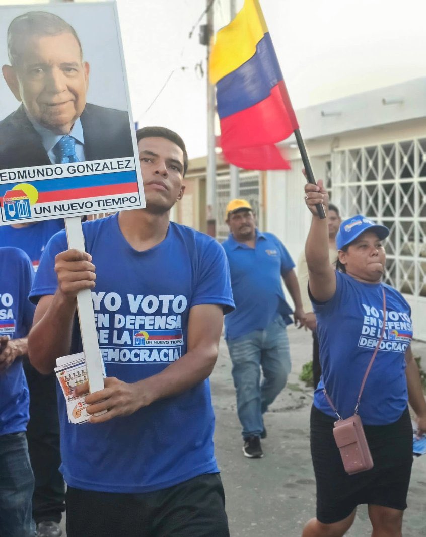 Esta foto resume muchas cosas:

☑️ Venezuela en lo alto.
☑️ Edmundo para todo el Mundo.
☑️ Jóvenes y Mujeres, todos unidos rumbo al 28 de Julio.
☑️Y tu voto seguro en la tarjeta de la casita: <a href="/partidoUNT/">Un Nuevo Tiempo</a> 

¡Vamos! ¡Vamos!