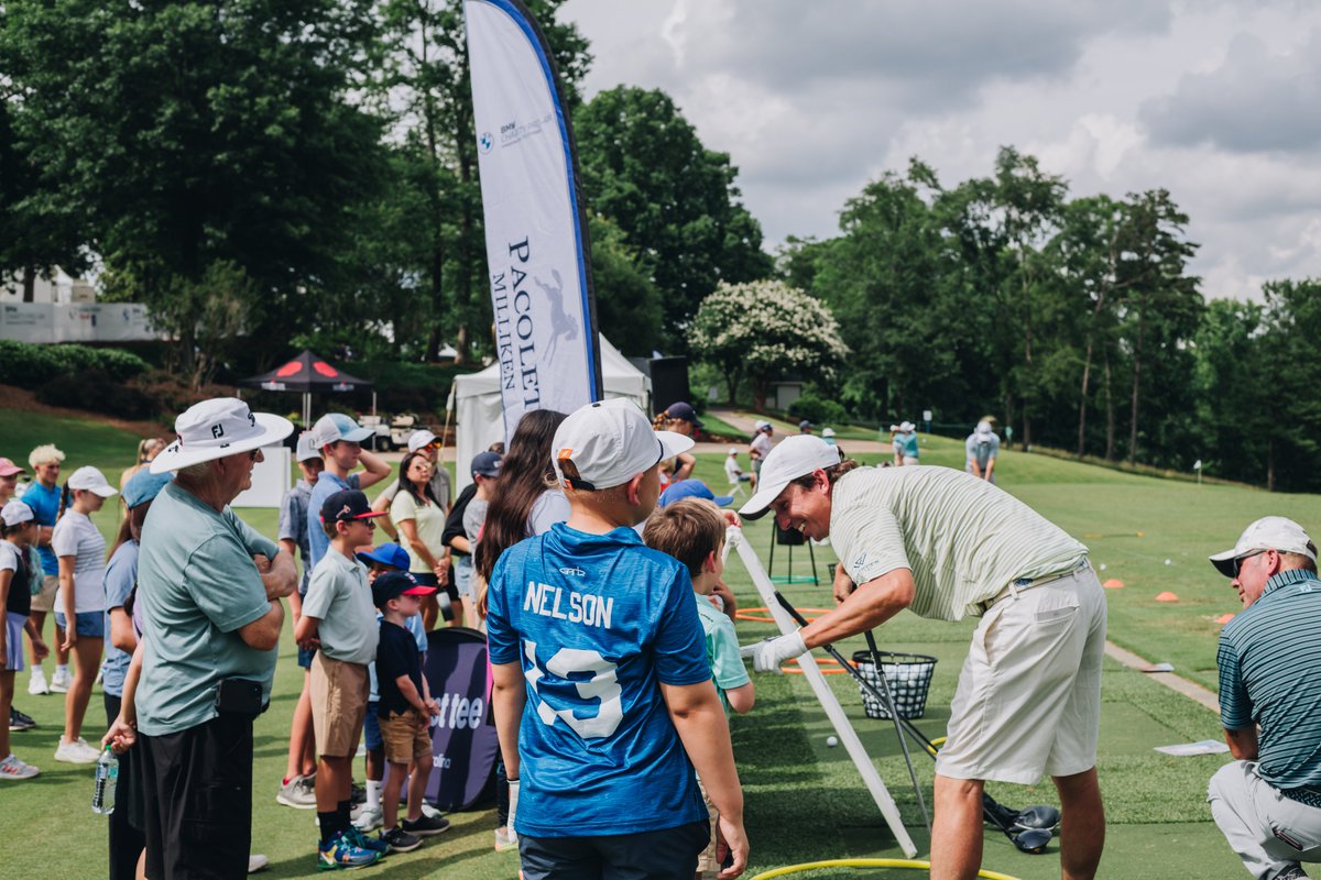 BMWCharityProAm's tweet image. We had a great Monday with @FirstTeeUpstate  for our Junior Golf Clinics at Thornblade! 🏌️‍♂️⛳️ Kids and teens from Upstate SC had a blast on the driving range learning and practicing with pros and celebrities. Thank you to Pacolet Milliken for sponsoring this impactful event!