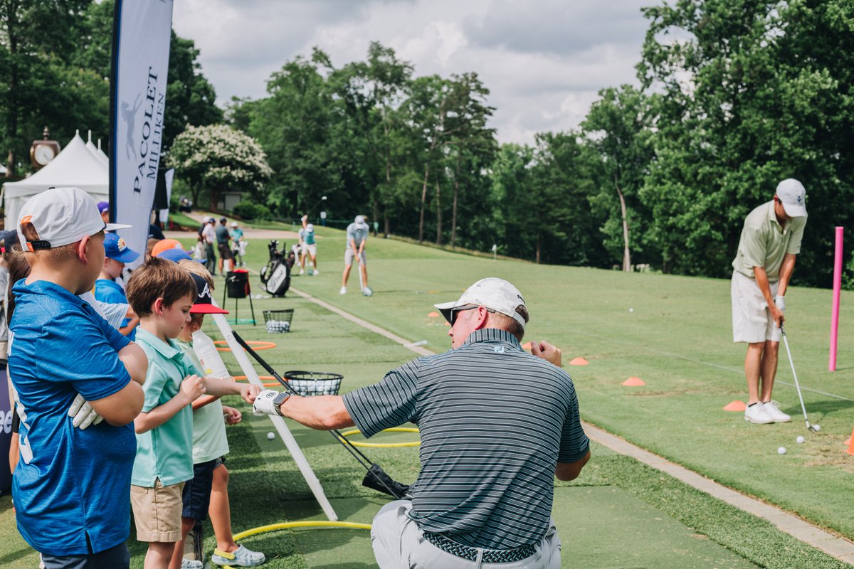 BMWCharityProAm's tweet image. We had a great Monday with @FirstTeeUpstate  for our Junior Golf Clinics at Thornblade! 🏌️‍♂️⛳️ Kids and teens from Upstate SC had a blast on the driving range learning and practicing with pros and celebrities. Thank you to Pacolet Milliken for sponsoring this impactful event!
