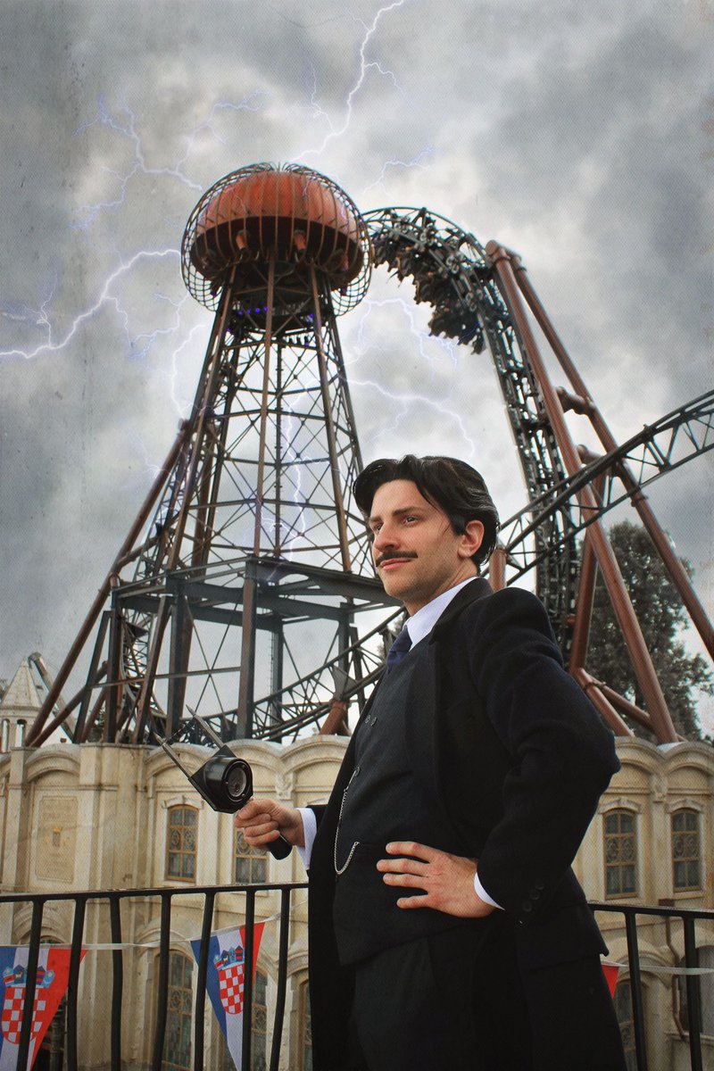 Est-ce que je suis peut-être un peu trop fan de la thématisation de Voltron à <a href="/EuropaParkFR/">Europa-Park FR 🎢</a> ?…

OUI ⚡️⚡️⚡️