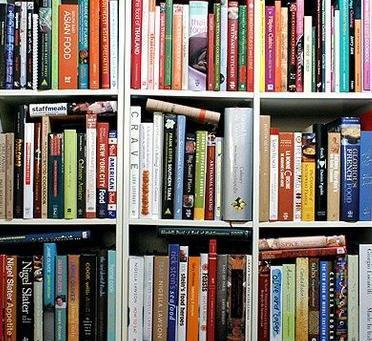 TwiceNiceBooks's tweet photo. What is everyone reading? I'm reading Lessons in Chemistry. https://t.co/QpvXvwhoP3