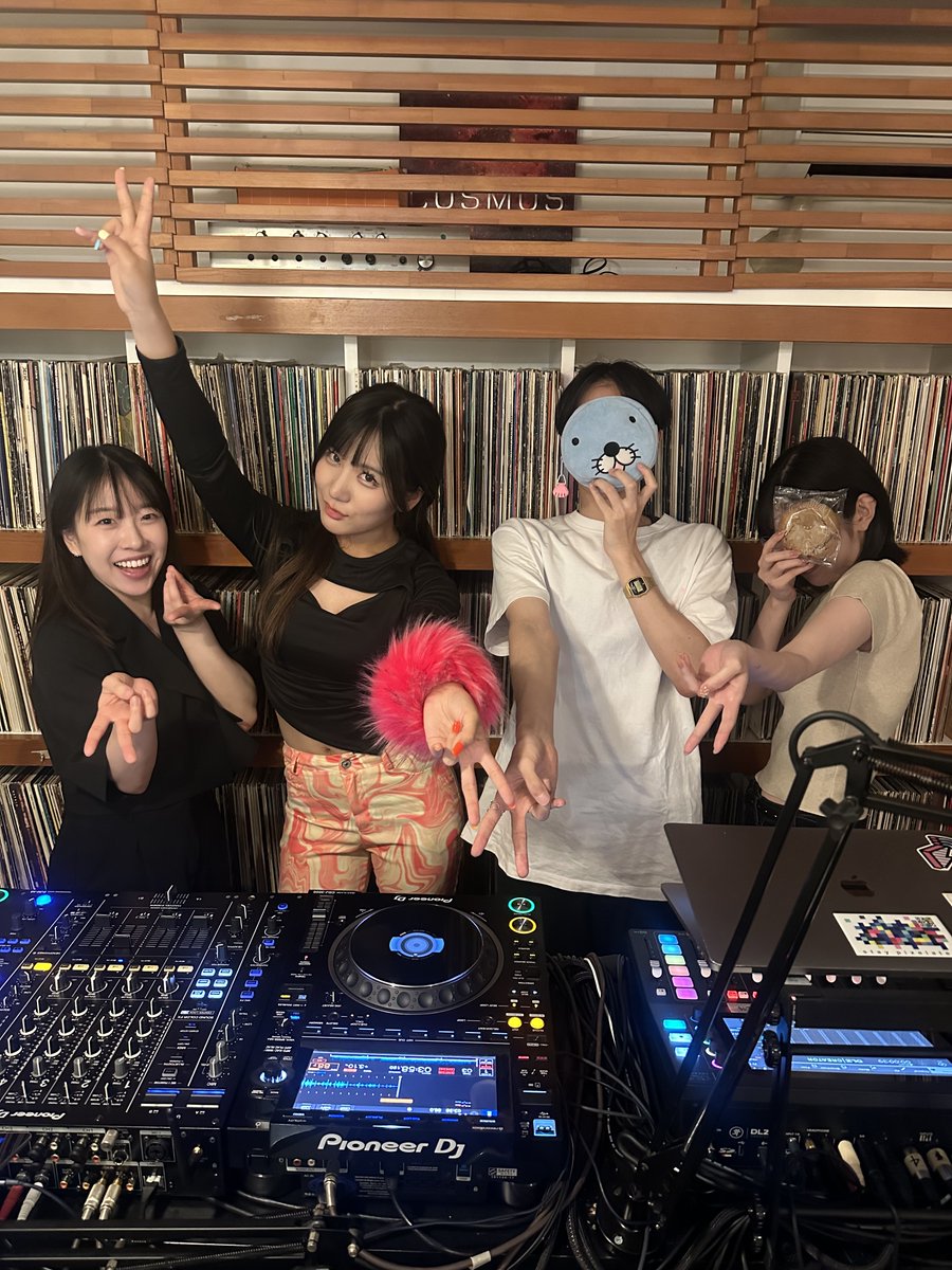 blockfmjp's tweet photo. ラジオ|K-Music HB STUDIO #089 最終回 最新アーカイブ公開🔊
最新のK-Musicを交えて今までのHB STUDIOを振り返り🇰🇷
最後を飾るゲストには #COCONA さんをお迎え✨
貴重なインタビューや生歌披露も🎙
視聴はこちら🔽
https://t.co/ybmSKOznA5
#HBSTUDIO #kpop
@DJ_DJ_KIKI
@hoverboar_d https://t.co/tBxLNIM0Pp