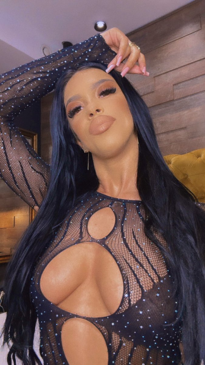LoretteVega1's tweet photo. Effort combined with passion and intelligence are the ingredients of a truly sexy person.❤️https://t.co/mxi0l4vPAK❤️ #adultingshowmax #Flirt4Free https://t.co/4cUOLNaVjY