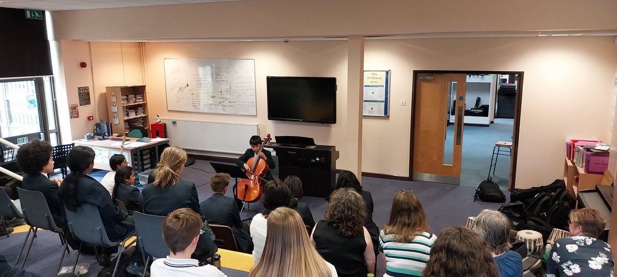 SCDArtsFaculty's tweet photo. Excellent start to the first of our June lunchtime music recitals. #SCDmusic #Performance https://t.co/hL6RAvwHsf