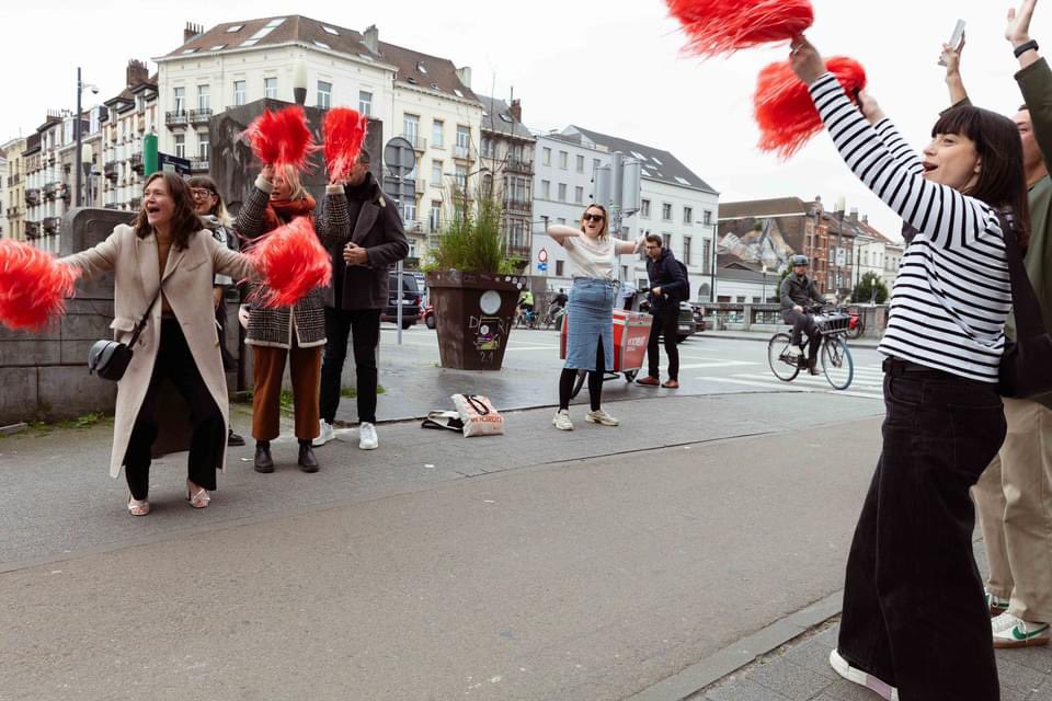 Gisteren was het Applausdag voor Fietsers! <a href="/Vooruitbrussels/">Vooruit.brussels</a> wil fietsers aanmoedigen om te blijven fietsen in Brussel. Zo wordt onze stad een stuk leefbaarder en plezanter. Daarom blijven we strijden voor meer afgescheiden fietspaden. 
➡️ vooruit.brussels/speerpunten/za…