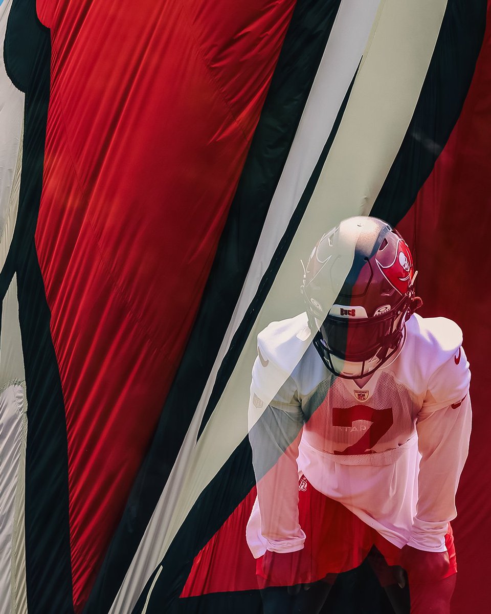 Buccaneers's tweet photo. Already a Krewe favorite.

@BuckyIrving 🔥 https://t.co/mRRdfD0ltW