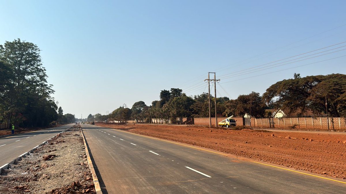 CMukungunugwa's tweet photo. ✨ “Exploring the new Harare Drive to Westgate, it’s clear that progress is paving the way under Baba Mnangagwa’s leadership. Kudos to Fossil Contracting for their excellent work on this section. Zimbabwe’s growth is on the move! 🇿🇼 #BuildingZimbabwe #HarareDrive” ✨🚧 https://t.co/y62Eskp8YC