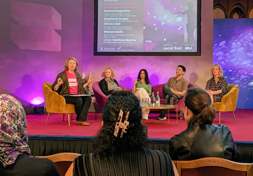 So glad I got to swoop thru #StrongerThings w/<a href="/wearenewlocal/">New Local</a> en route to @TrussellTrust Legislative Theatre! Esp excited to hear from <a href="/evefrancisholt/">Eve Holt</a> &amp; Samuel of <a href="/sharedfuturecic/">Shared Future CIC</a> on Community Power in an Age of Division 🔥🔥