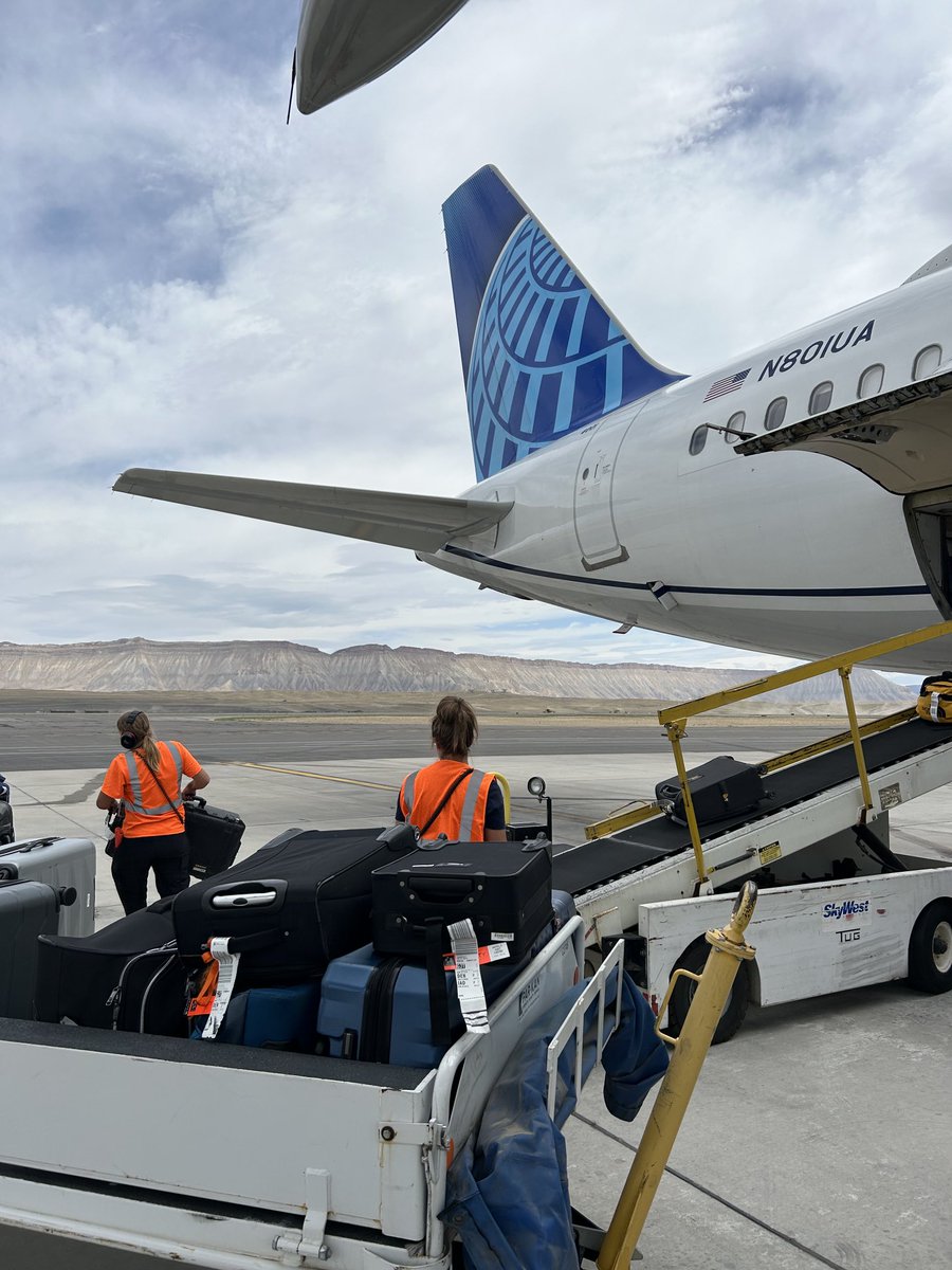 Dan McMahan (@ordflier) on Twitter photo Beautiful day out on the Western Slope of Colorado at <a href="/GJAirport/">Grand Junction Regional Airport</a>! Beautiful day out on the Western Slope of Colorado at <a href="/GJAirport/">Grand Junction Regional Airport</a>!