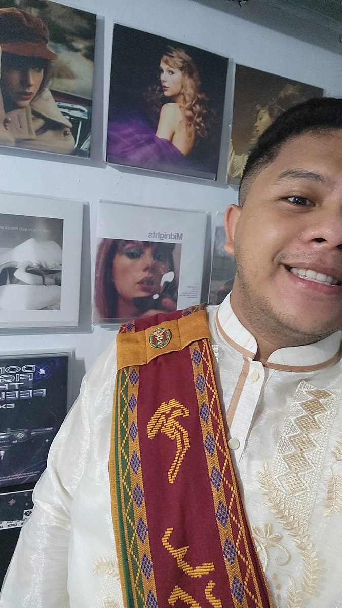 jfperl99's tweet photo. Will only post this on X.
Fitting my rented barong with my Sablay for Grad Pic Purposes. https://t.co/hH5cINnyCR