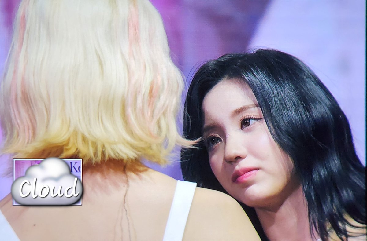 cloud991216's tweet photo. 240603
Kep1going On Showcase (쇼케이스) pre

Never tell me that these girls don't love each other please...

맴버들 서로 얼마나 사랑하는지 봐봐 ❤️

#Hikaru #히카루 #Yeseo #예서  #Bahiyyih #휴닝바히에 #Dayeon #다연 
#Kep1er #케플러 #Kep1going_On https://t.co/Jjjs9LN4yp