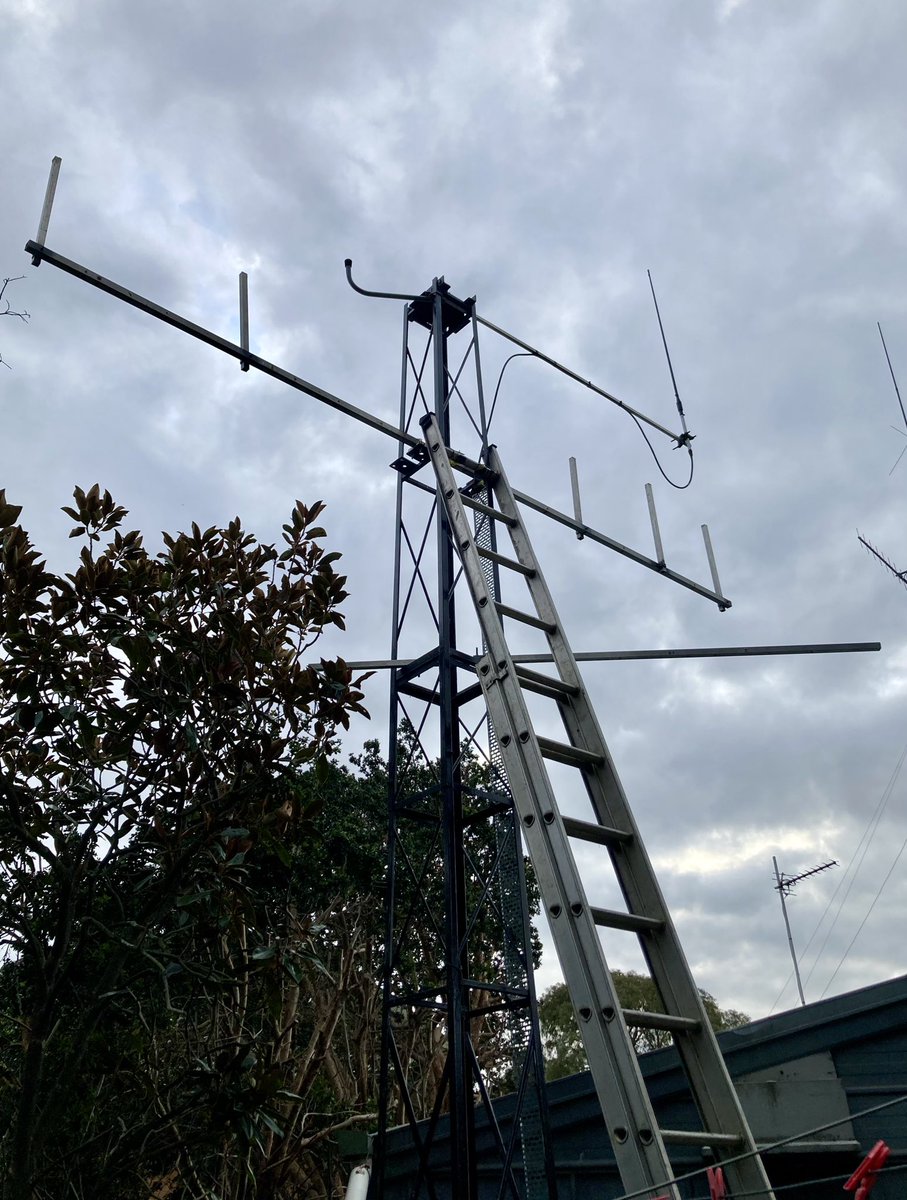 Vkthreepi's tweet photo. #sortie 6,7,8 completed today. All was going well, managed to haul the 4 metre #crossarm up by hand & positioned correctly with a great deal of effort. Thenβ¦..dropped a #nut - damn! Nut escaped. Positioned a 2nd 2m long #outrigger Next, #antenna fit up. π #wireless #hamradio https://t.co/acQHh3Lgh0