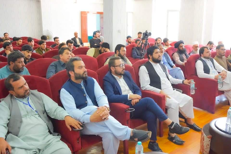 HanifFarzan's tweet photo. گفتگو برای رفاه 
دهوساینی لپاره خبری اتری 
چهار ستون اساسی رفاه: 
۱: آموزش باکیفیت 
۲: کار آفرینی 
۳: گردشگری 
۴: تکنالوژی https://t.co/2reg4ZkY2F