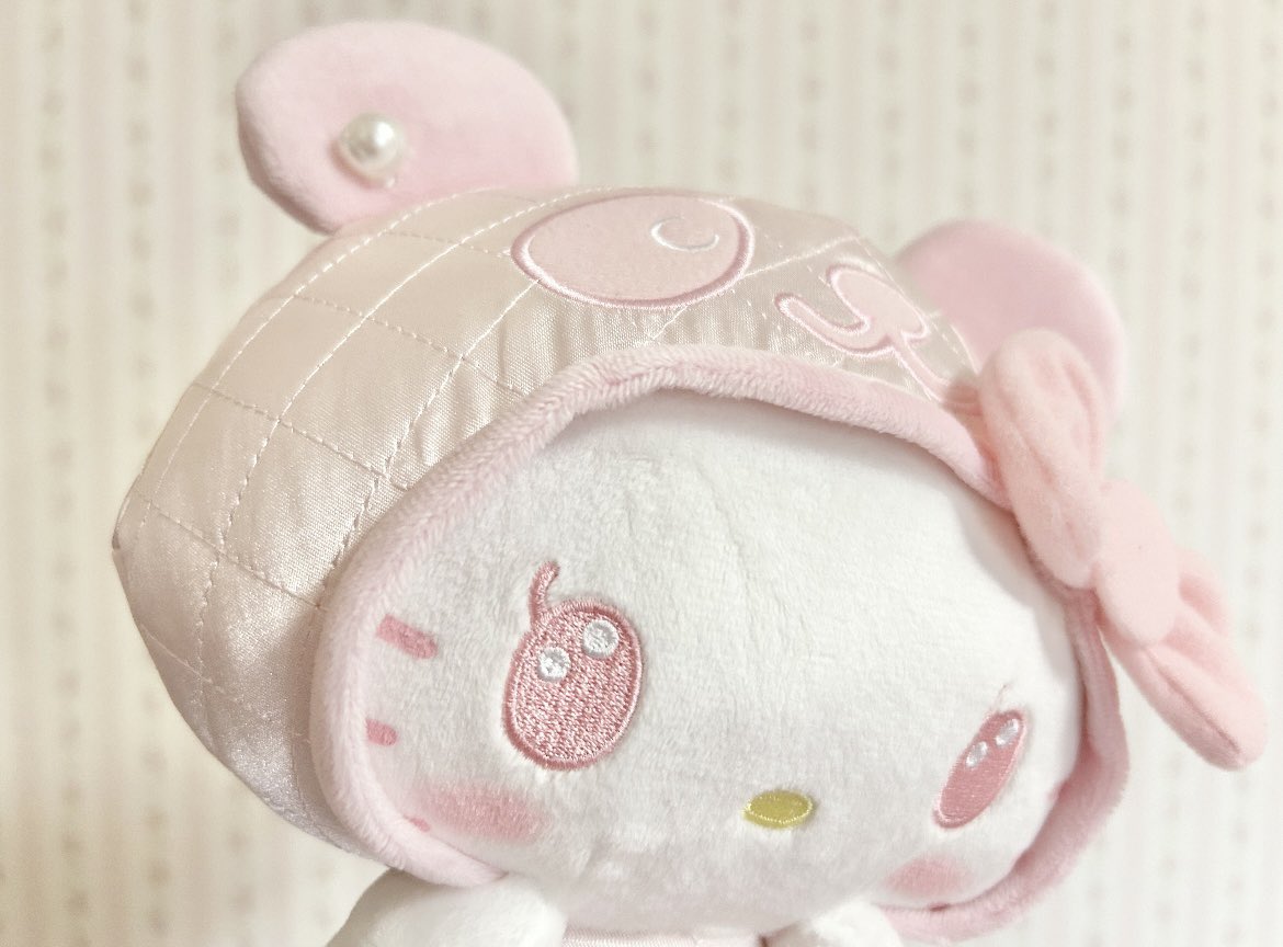 sayuniru's tweet photo. クレーンゲームでかわいいキティちゃんをゲット🐼🩷
水色バージョンも可愛かったな〜 https://t.co/1M2Y6sLVzi