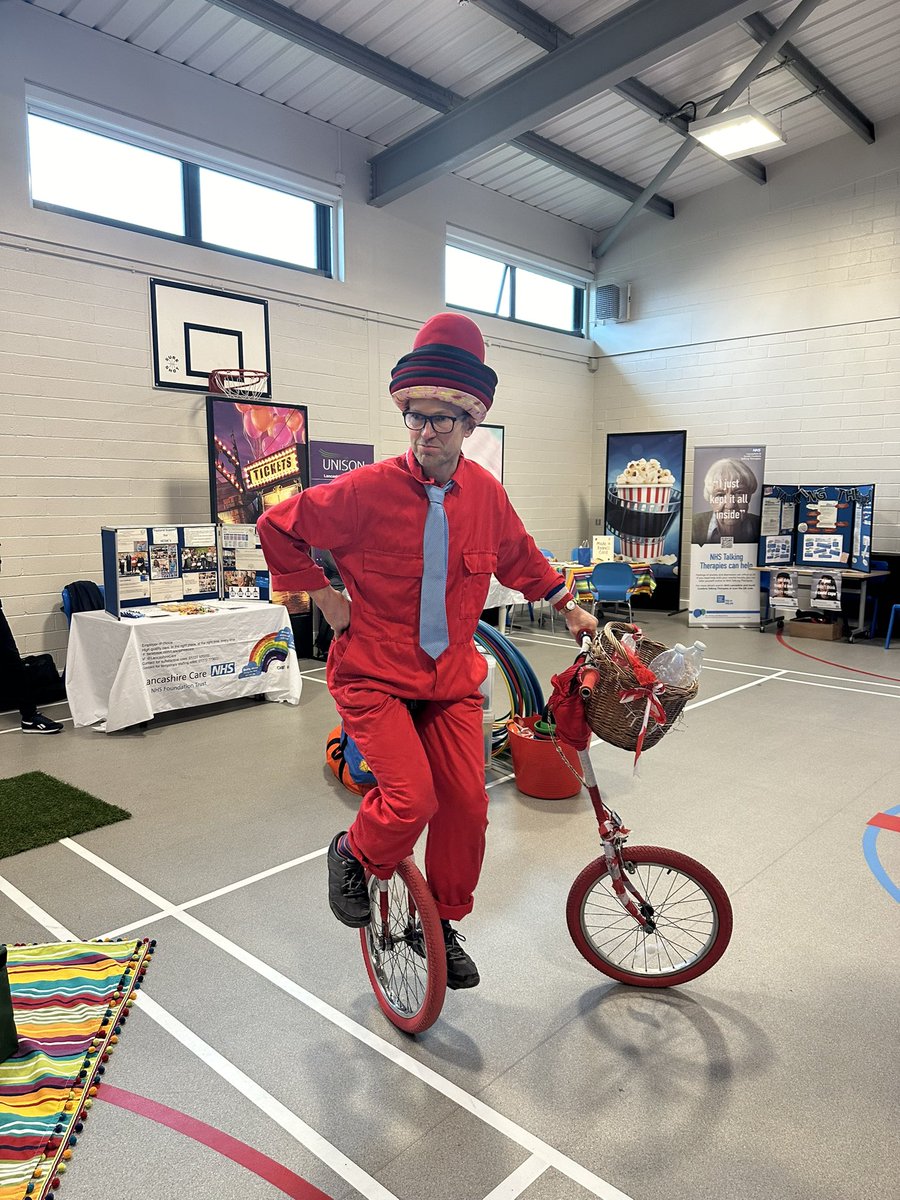 JoanneSmith1313's tweet photo. @wearelscft All the Festival fun as started at The Harbour… so good to see happy faces!! Health and Wellbeing in action ❤️ https://t.co/8nRbVdOSs2