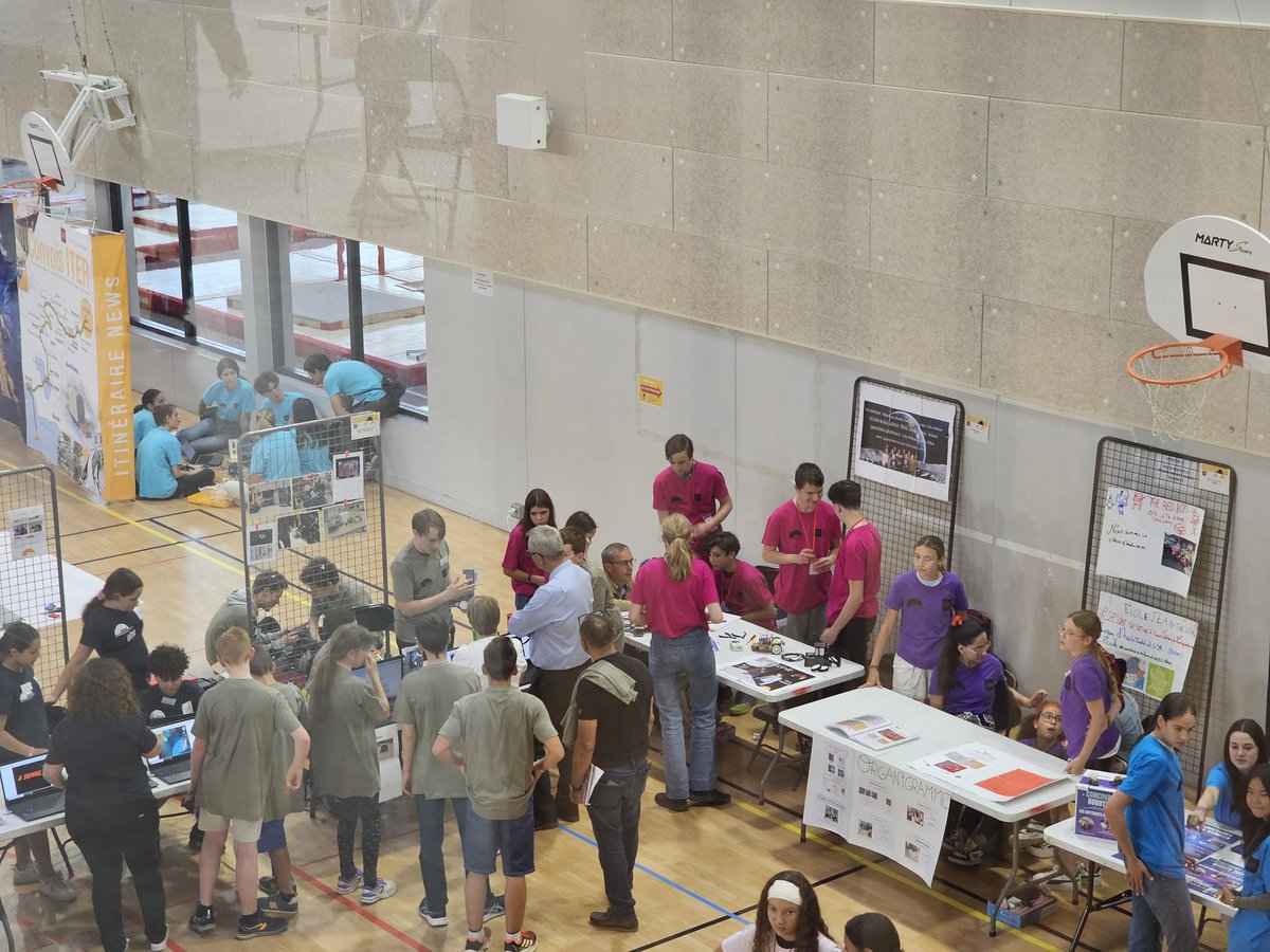 Geoche05's tweet photo. Finale défi ITER robots - Collège Vauban Briançon @DranePaca @csti_AM https://t.co/FIPKgni80G