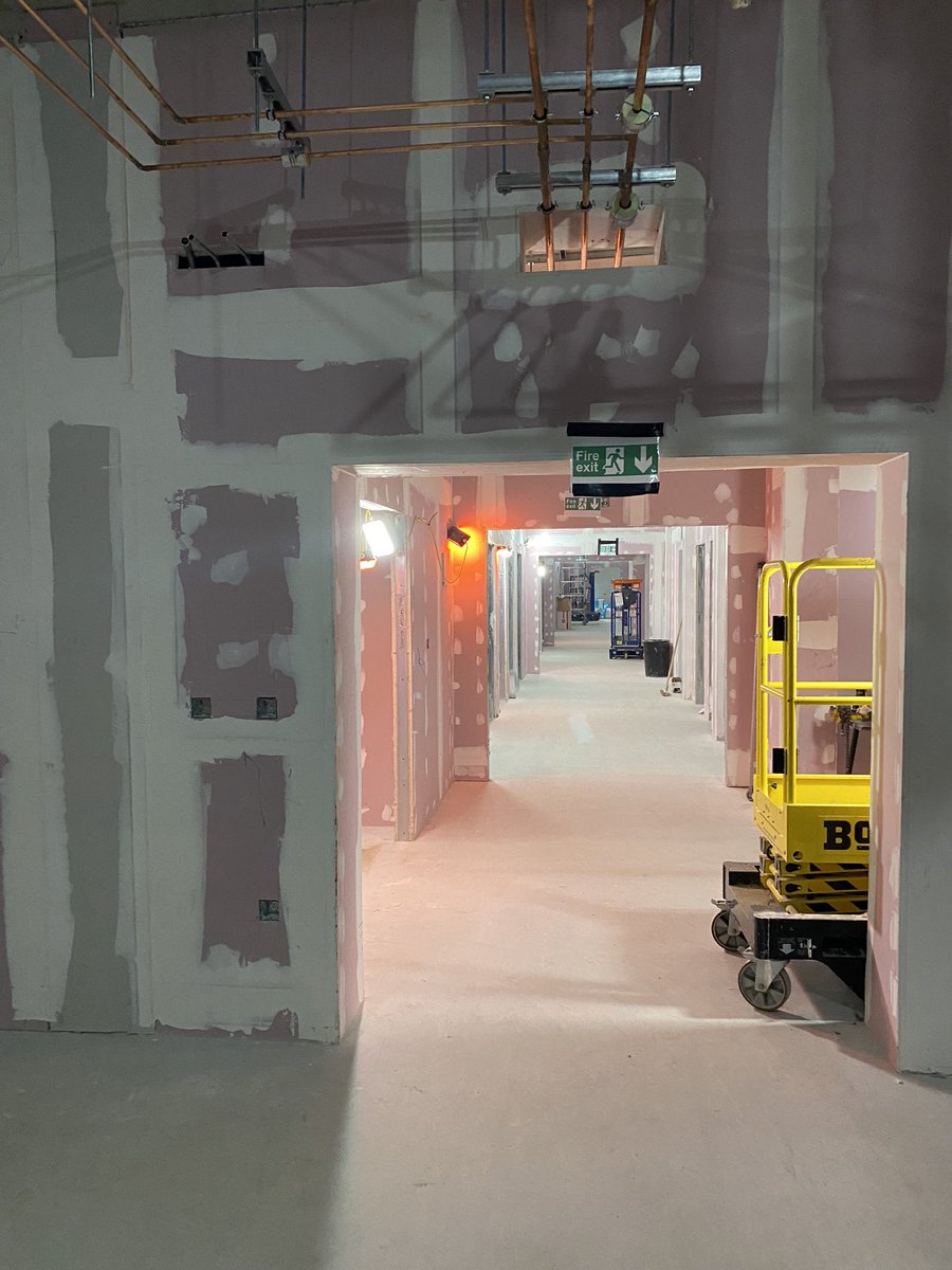 EMMAGODFREYLOOM's tweet photo. Visit to the new Surgical Hub with @richmct @MY_FCSS @DosMyht @Miss_KeelyR @kayd69299717 coming on nicely https://t.co/dSsh7g2KEU