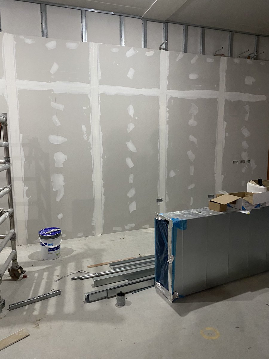 EMMAGODFREYLOOM's tweet photo. Visit to the new Surgical Hub with @richmct @MY_FCSS @DosMyht @Miss_KeelyR @kayd69299717 coming on nicely https://t.co/dSsh7g2KEU