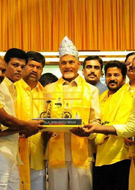 GADILASRIKANTH2's tweet photo. Heartily #Congratulations to Nara Chandrababu Naidu Garu @ncbn  @NBK_Unofficial  @naralokesh on Glourious Victory.
#Gadila https://t.co/vxZO35LcX5