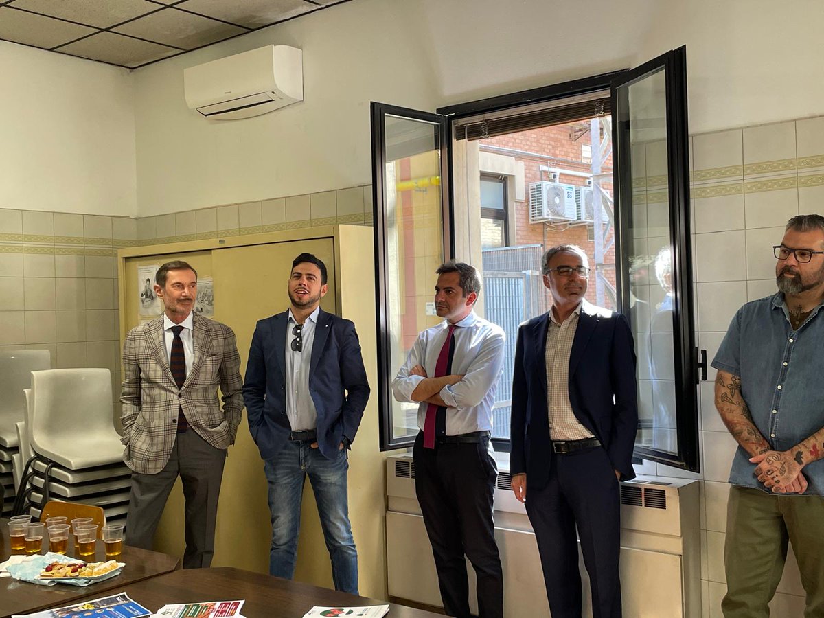 FitERCisl's tweet photo. Inaugurato oggi il nuovo punto informativo #FITCISL e @cislareametrobo  presso IMC Bologna Lazzaretto. Un valido supporto per tutti i lavoratori del #gruppofs e appalti ferroviari. https://t.co/IEO7cS8kG9