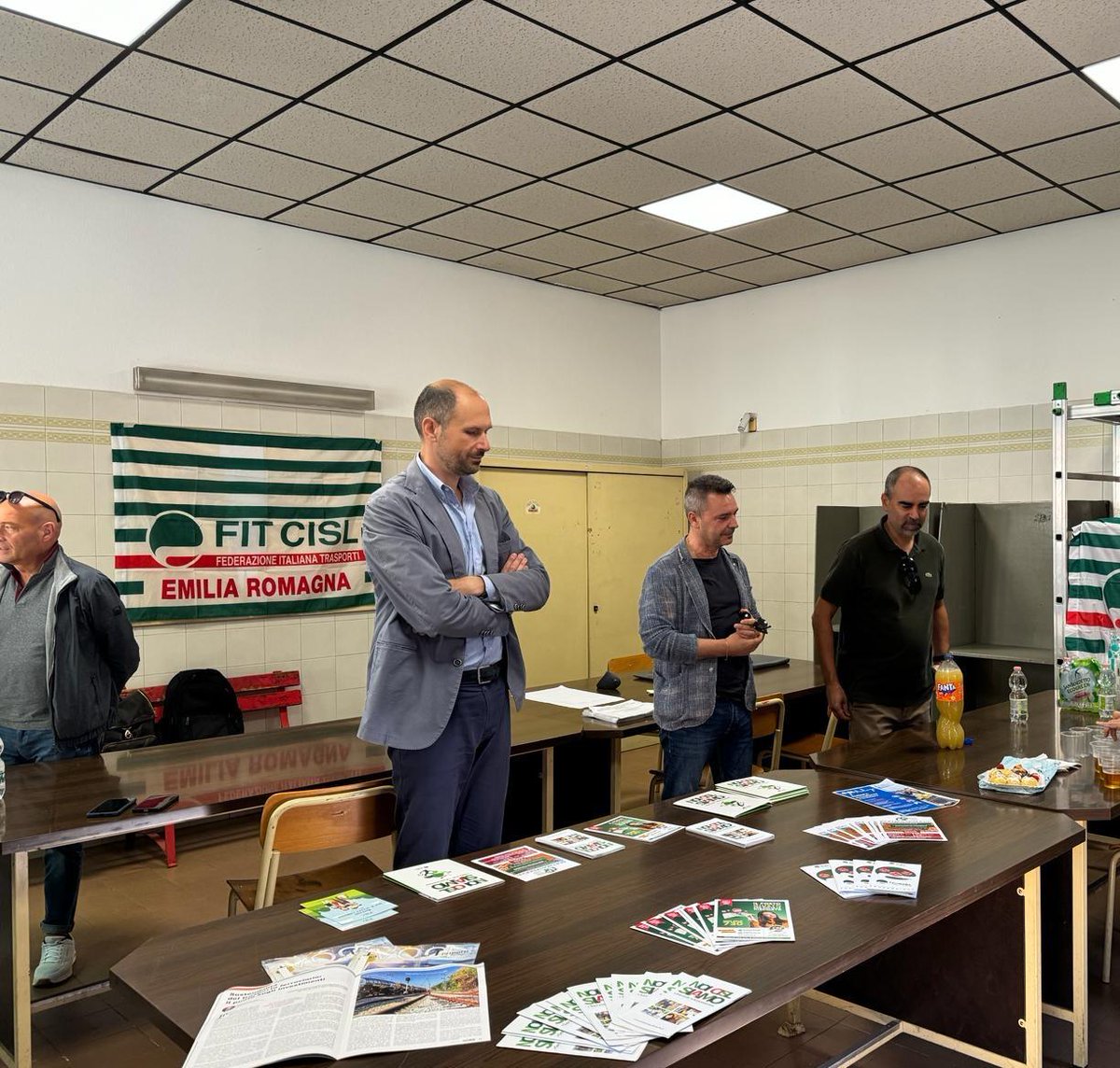 FitERCisl's tweet photo. Inaugurato oggi il nuovo punto informativo #FITCISL e @cislareametrobo  presso IMC Bologna Lazzaretto. Un valido supporto per tutti i lavoratori del #gruppofs e appalti ferroviari. https://t.co/IEO7cS8kG9