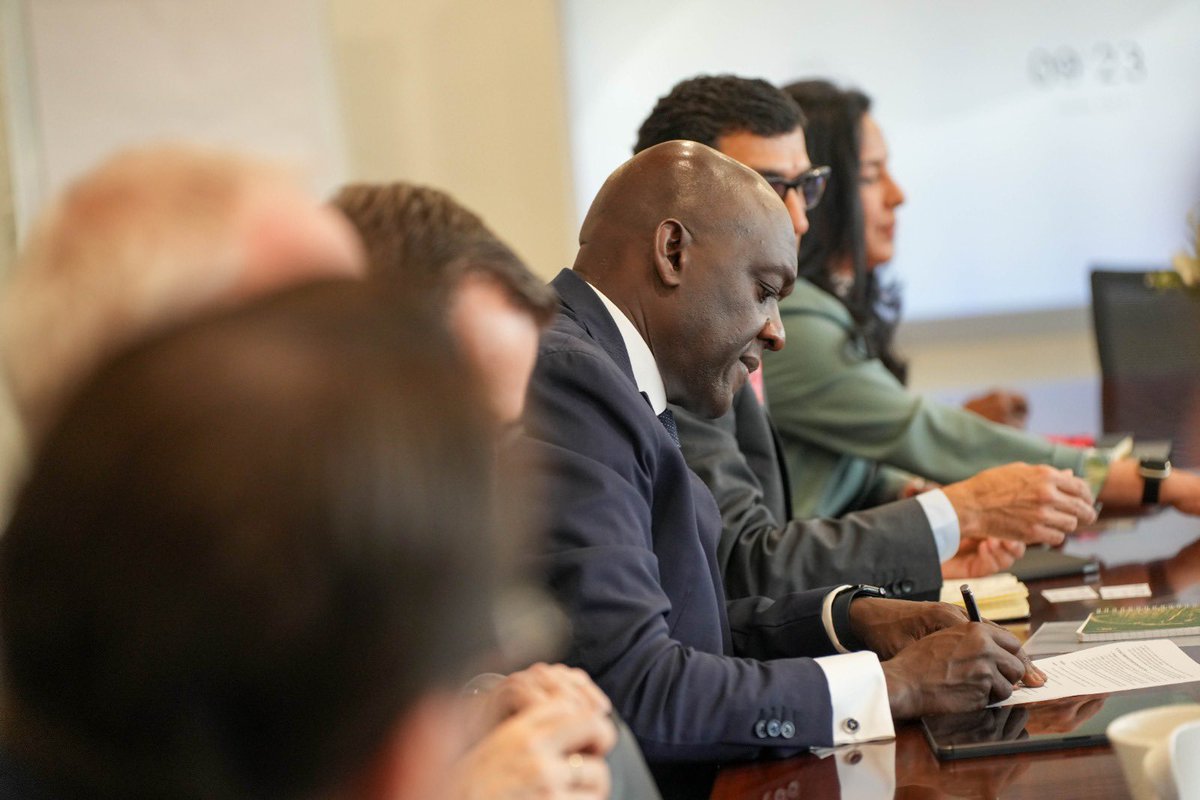 Great meeting with Mohamad Darwish, Co-Founder of <a href="/IHSTowers/">IHS Towers</a>, Africa’s largest communications tower operator, with its main subsidiary in #Nigeria. We discussed our common mission to bridge #Africa’s digital divide, and <a href="/IFC_org/">IFC</a>'s support for digital infrastructure in emerging