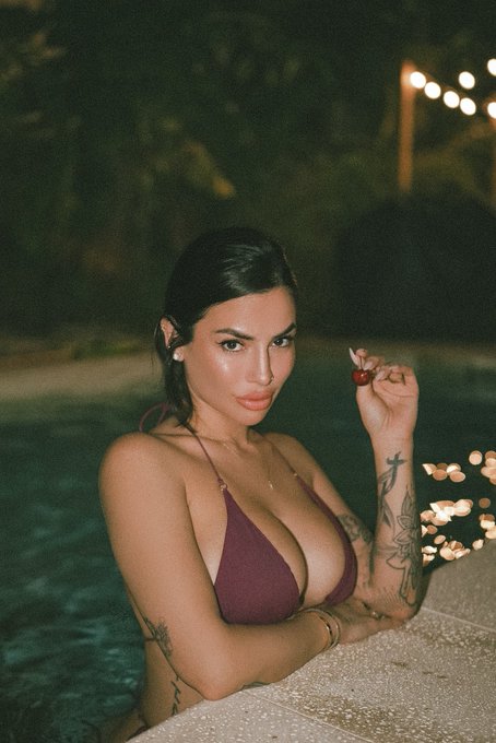 🍒 https://t.co/ukRzGq9TLv