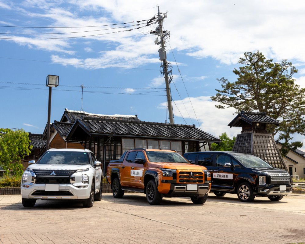 MMCjpn's tweet image. 【お知らせ】
#三菱自動車 は4日、石川県珠洲市に対して石川中央三菱自動車販売株式会社と連携して無償貸与していた『#アウトランダーPHEV』の貸与期間を1年間延長。また、金沢三菱自動車販売株式会社と協力して『#トライトン』『#デリカD5』を追加で無償貸与します。 
mitsubishi-motors.com/jp/newsroom/ne…