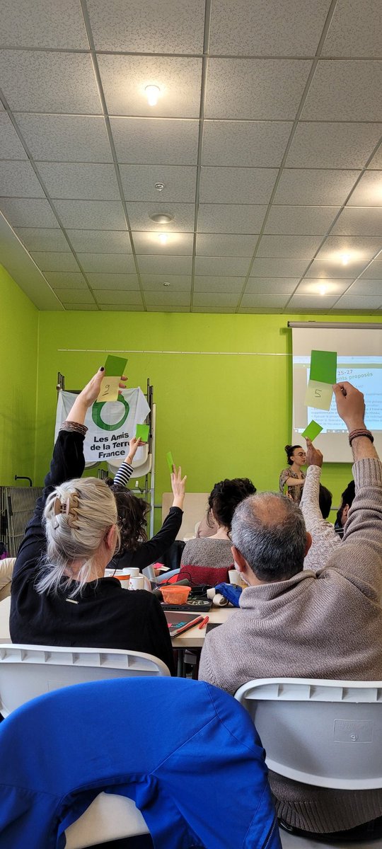 Merci <a href="/amisdelaterre21/">Amis de la Terre 21</a> qui a organisé ces 3 jours avec une efficacité remarquable, zéro déchets, repas végétariens bio et producteurs locaux, logistique, hébergements… C'était parfait !