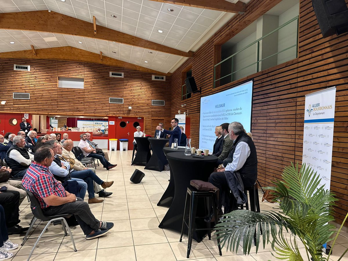 URB_Allier's tweet photo. 🔵 À la rencontre des élus #Bourbonnais
Rencontre cantonale avec les #cantons de #Bellerive, #Cusset, #Vichy 1 et 2 à Abrest. Le président du @Allierdpt @claude_riboulet et les conseillers départementaux des cantons à l’écoute des communes et leurs élus. https://t.co/zzDeCK6vlJ