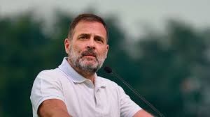 இந்த மனுஷன் சண்டை செஞ்சது வெறும் பாஜக ங்குற கட்சி கிட்ட மட்டும் இல்லை,

CBI,CID, ED, MEDIA, Back stapped Politicians, Political pimps, RSS Agenda, BJP Supported corporate sectors ன்னு மொத்த சிஸ்டத்து கூடையும் சண்டை போட்டு இந்த இடத்தை அடைஞ்சிருக்கார்.