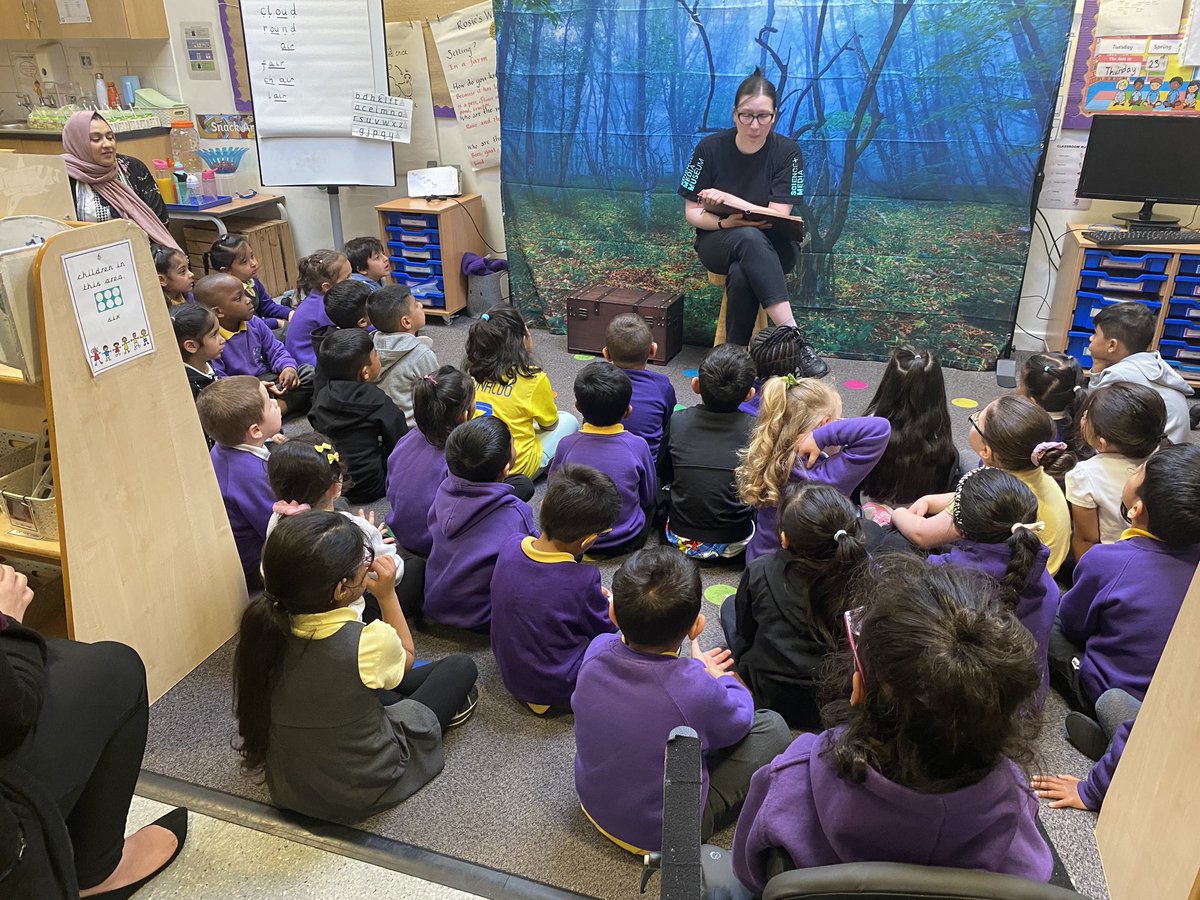 CrossleyHallPAY's tweet photo. Our EYFS &amp; KS1 pupils are enjoying the Science &amp; Media Museum storytime. Thank you to Mark and Paulina for the amazing workshops! #teamEYFS #readingforpleasure#storytime https://t.co/i4LHUjD4ik