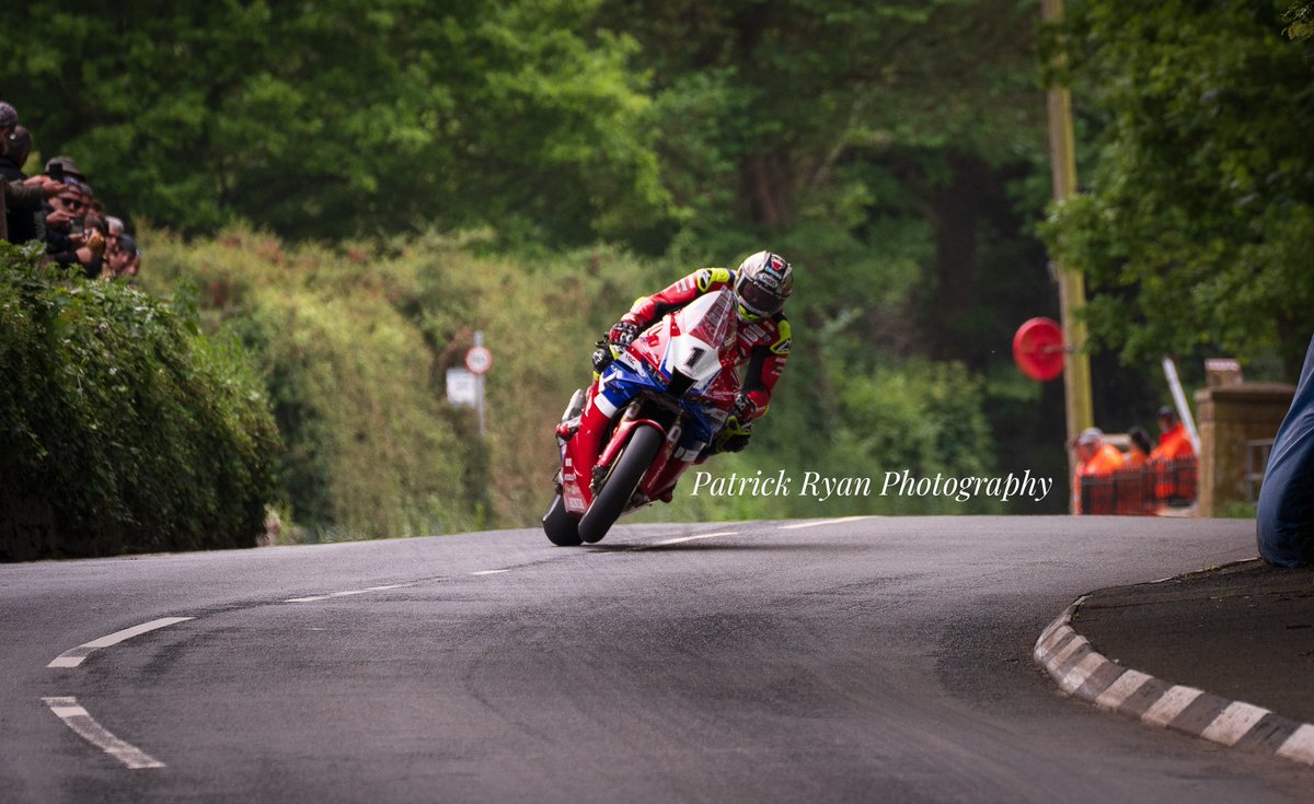 Photo_ryan5's tweet photo. John McGuinness through the K trees during practice. 
@ttracesofficial @jm130tt https://t.co/GP9pRpTHbr