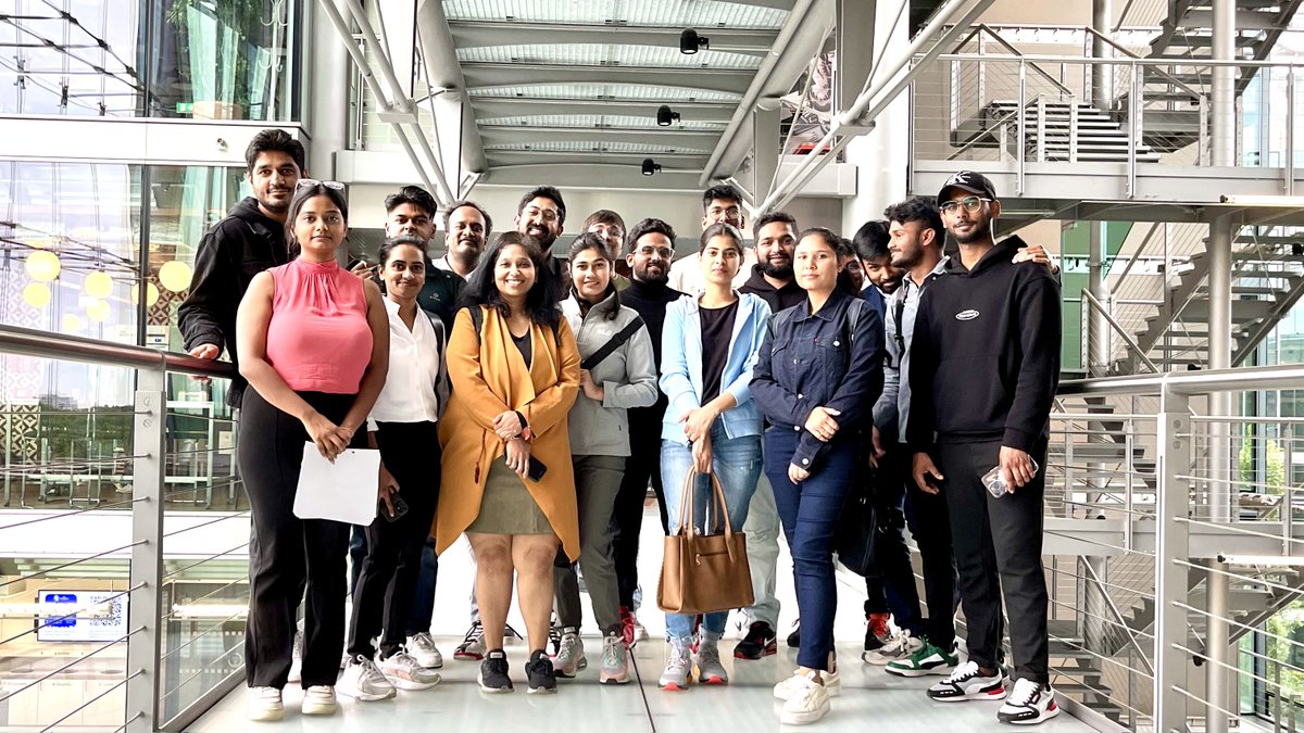 with_ri5e's tweet photo. 🚀 We had an amazing time at our Open Drive event yesterday in Berlin's tech hub! It was great to showcase our internship and working student opportunities at RI5E. Thank you to everyone who joined us! Stay tuned for more updates. 🌟
#RI5E #OpenDrive #TechCareers #BerlinTech https://t.co/jY0tS8sF9a