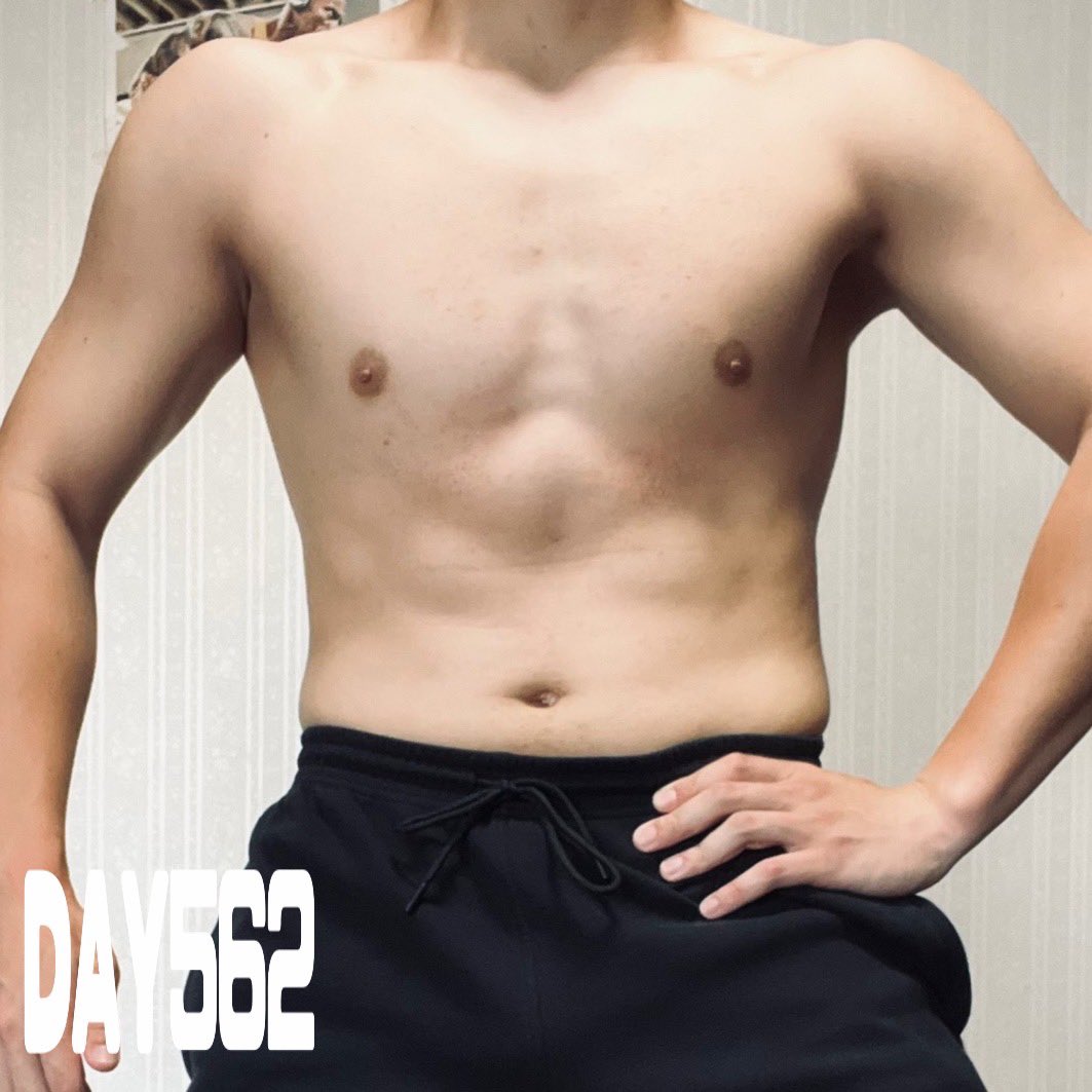utamaru_fit's tweet photo. #DAY562
胸トレ終了🫡
今日は45秒〜60秒のインターバルでしっかり汗だくになりながら追い込みました🏋️
最後のディップスと腕立て伏せがなかなか🥵
午前中は甥っ子たちとお出かけして和菓子🍡食べすぎました🫃
明日は背中トレだ🔥
皆様、本日もお疲れ様でした🙇♂️
#筋トレ
#ダイエット
#ボディメイク https://t.co/ER9Y8AQ7jI