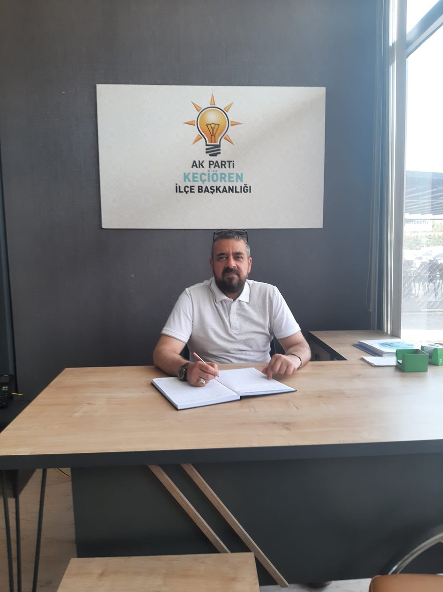 İlçe Başkanlığımızda bugünkü nöbetçimiz Yönetim kurulu üyemiz Sn. Hüseyin Kodal,

Çayımız taze, ☕️ teşkilatımızın kapısı herkese açık, bekleriz. 😊

İletişim⬇️

AK Parti Keçiören İlçe Başkanlığı
☎️ 0 312 338 21 11

📍 Şevkat Mahallesi Cumhuriyet Caddesi No: 8/B Keçiören