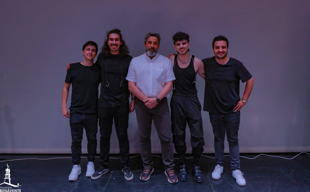BenaventeCamara's tweet photo. 😍 EVAN EM CONCERTO NO CENTRO CULTURAL DE SAMORA CORREIA
O artista EVAN apresentou no sábado, no Centro Cultural de Samora Correia, o seu EP ““LIMERÊNCIA”.
Um bom espetáculo com boa música, a que os fãs de EVAN não deixaram de comparecer.
#evan #música #municipiodebenavente https://t.co/IYKiGDvpp2