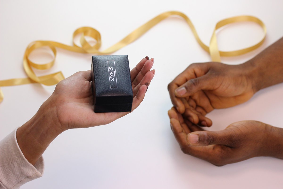 SayersLondon's tweet photo. Father's Day: Sunday 16th June 

Looking for the perfect gift to show your appreciation? From hip flasks to cufflinks we've got you covered with a wide range of personalised Father's Day gifts.

Browse gifts for him: https://t.co/BJOzcSmDx3 https://t.co/tSwKzJSVca