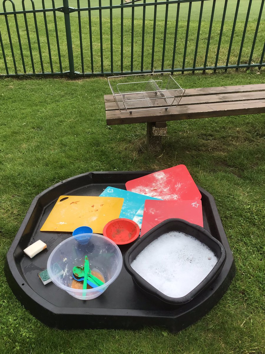 StBarnabasSch's tweet photo. Sunflowers worked hard to clean up after their pizza making #lifeskills #washingup https://t.co/1MG4mRxdzQ