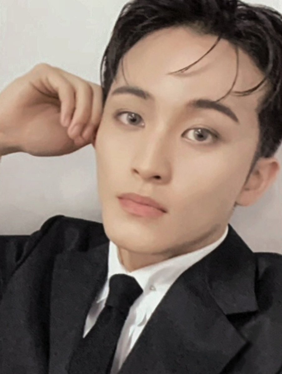 This Mark's photocards in a suit...