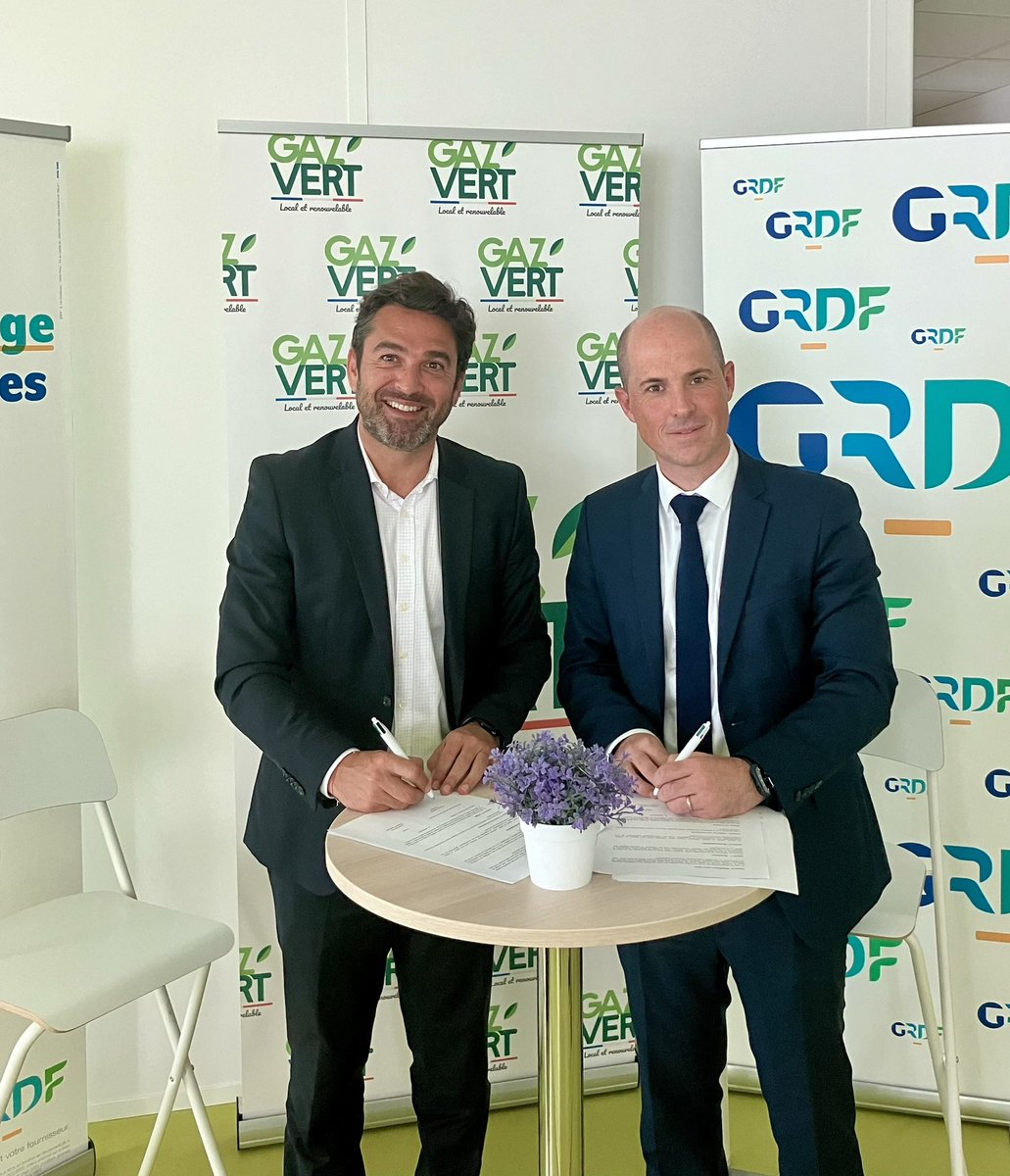 Signature ✍️ de la convention entre <a href="/GRDF/">GRDF</a> et le <a href="/GrandReims/">Grand Reims</a> pour favoriser le déploiement des systèmes énergétiques bas carbone sur le territoire. La réduction de notre empreinte carbone nécessite notre mobilisation quotidienne pour tendre vers une consommation plus vertueuse.