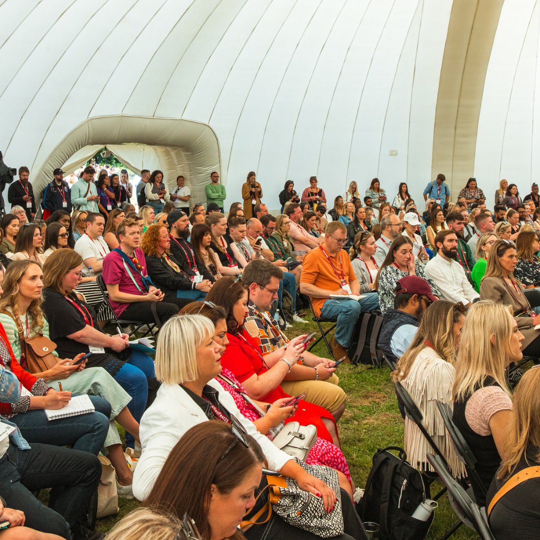 RecFest_Global's tweet photo. ⭐Shining a light on our EVP Stage!
Come along to the EVP tent to explore strategies for developing effective Employee Value Propositions, recruitment marketing and employer brand! 🥳
See the full agenda here: https://t.co/nxFuDQe9I7
#RecFestUK #RecFest24 #RecFest #AI #EVP https://t.co/JnwncsOw3Q
