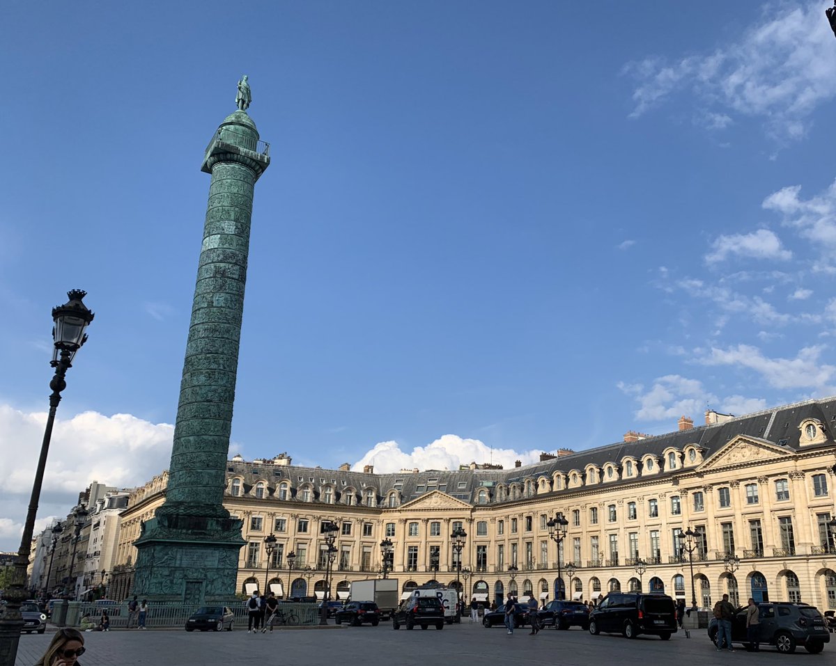 JMCambaceres's tweet image. Sous l’œil de #Napoléon, Ministère de la Justice rend hommage à #Cambacérès par 1 exposition sur #PlaceVendôme, pour 100ème anniversaire de sa mort. 0riginaire de #Montpellier, Ministre de la Justice,Deuxième Consul, Archichancelier de l’Empire, la #France lui doit le Code Civil.