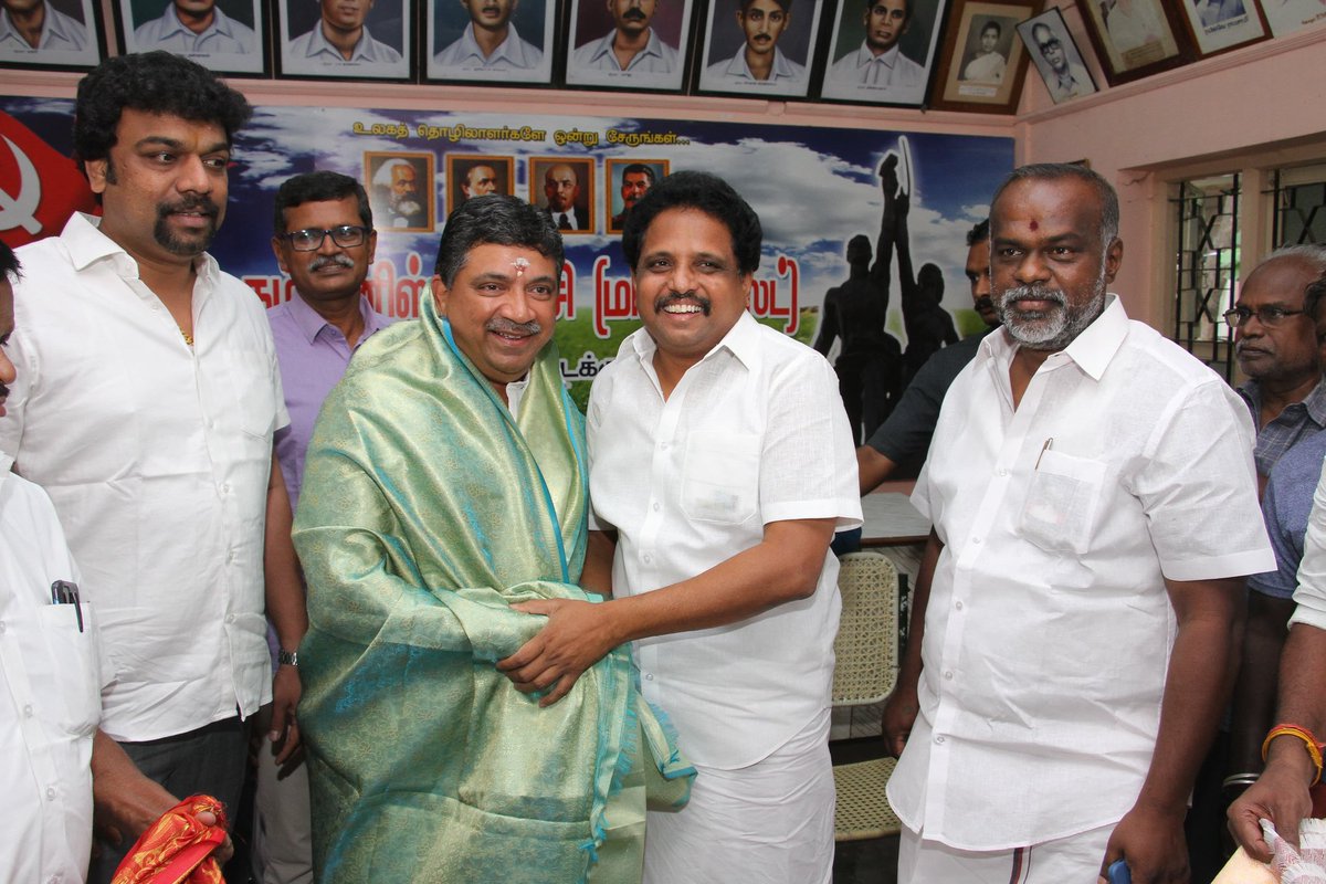 SuVe4Madurai's tweet photo. மதுரை தொகுதியின் வெற்றிக்கு வாழ்த்து தெரிவித்தார் மாண்புமிகு தகவல் தொழில்நுட்பத் துறை அமைச்சர் பி டி ஆர் பழனிவேல் தியாகராஜன் அவர்கள் … @ptrmadurai  @tncpim @cpimspeak @SitaramYechury https://t.co/Uk15i1V30R