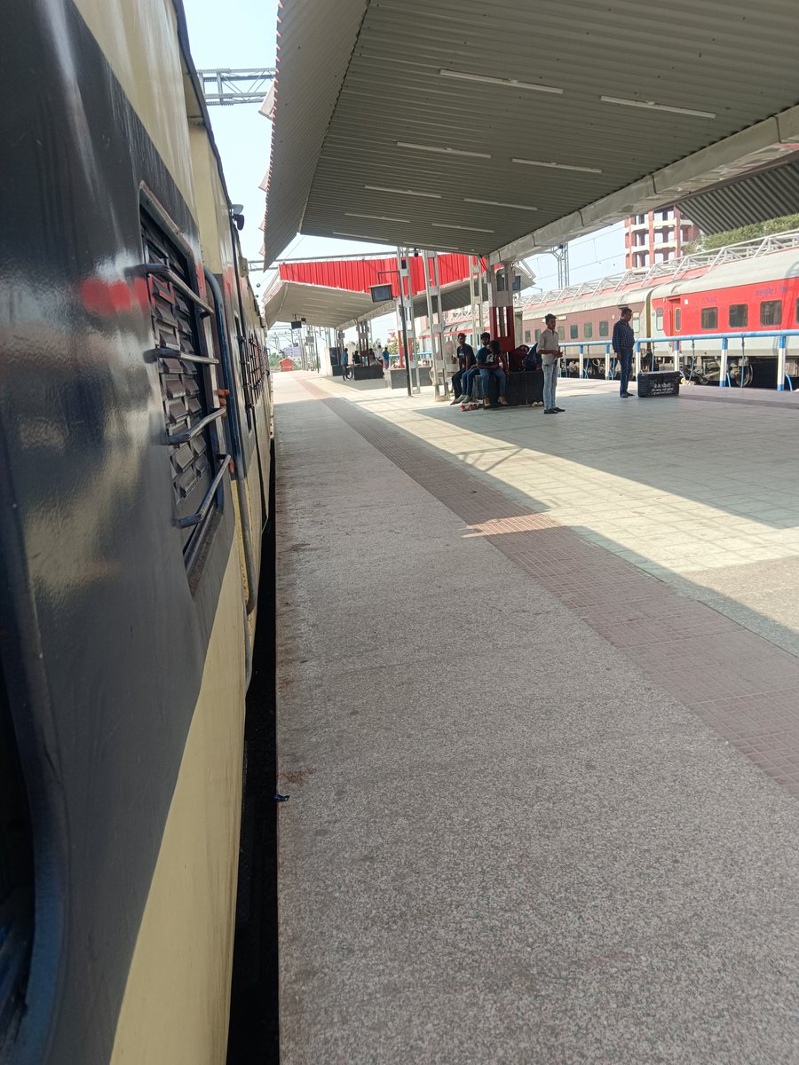 Salauddinllb086's tweet photo. #400Paar #BJP 
#trainLate 50 min
मान.. @RailwaySeva व @drmdnr जी आखिर सुधार होगा या नहीं... चू..
#train No-15516 विलंब क्यों ?
@PMOIndia
@AshwiniVaishnaw
@drmsee1
@gadbihar
@Spjdivn
@Srdomspj
@EasternRailway
@ECRlyHJP
@RailMinIndia
@ECRlyHJP
@RPF_INDIA
@ANI
#लोकसभा_आमचुनाव_2024 https://t.co/37qde7eFaQ