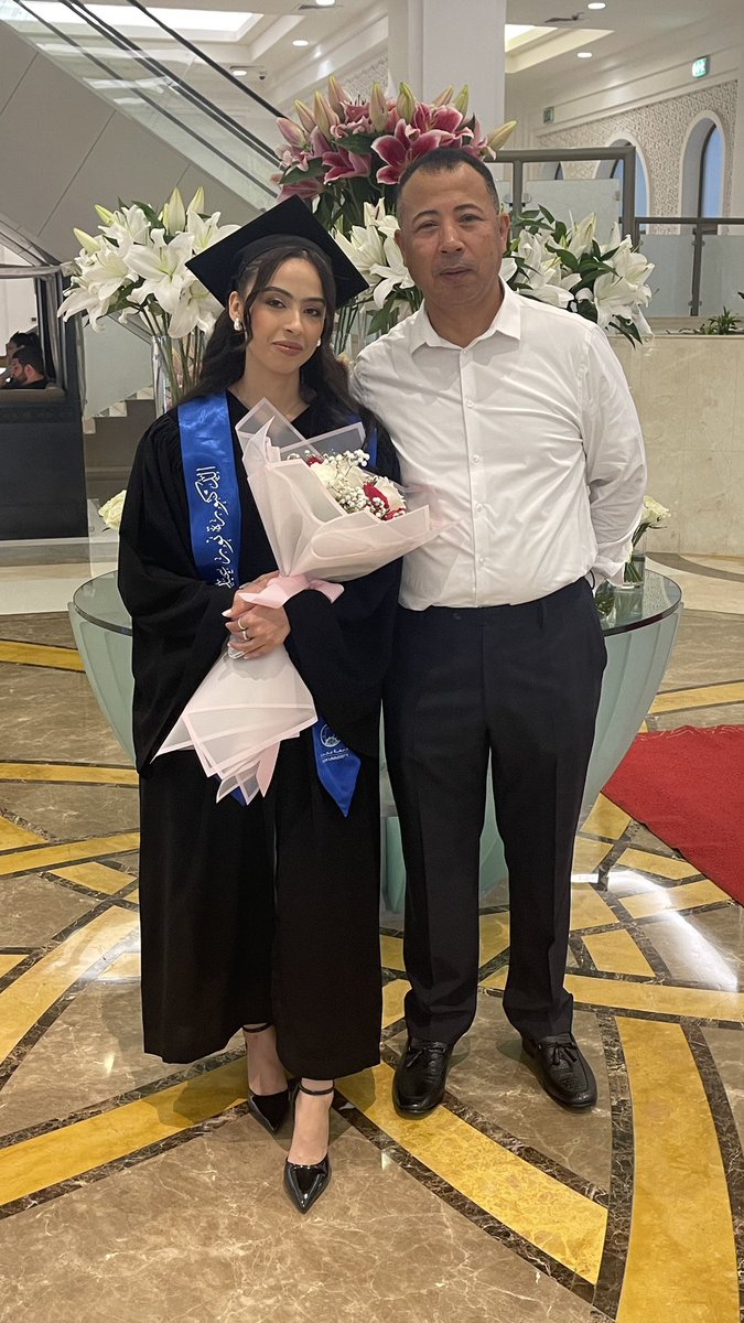 nadasallam's tweet photo. Congratulations from your family and Meshmesh 🤍🐾 

#AUGRAD https://t.co/46cv4iNHOX