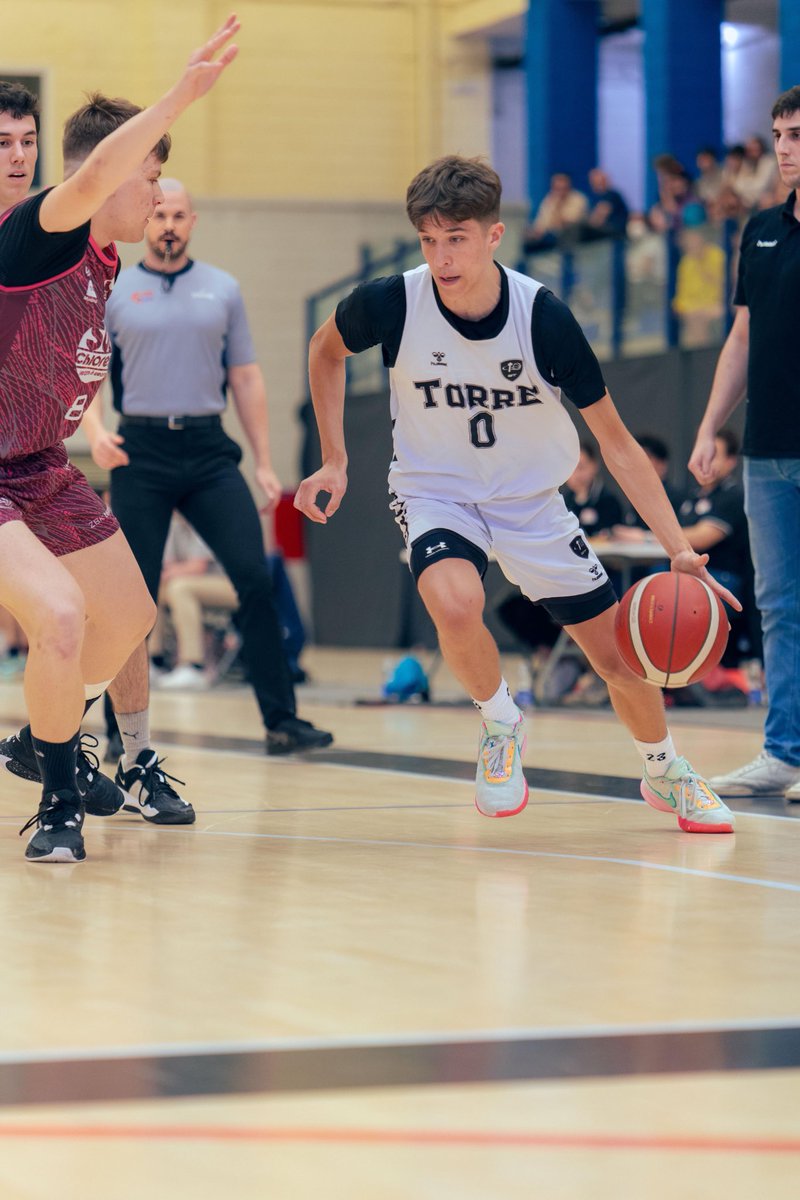 Enhorabuena a nuestro jugador Simeon Stefanovic (<a href="/simeon_s9/">Simeon</a>) que ha sido convocado con la Selección Serbia para la preparación del Europeo #𝐔𝟏𝟖 🇷🇸

¡TOP, Simi! Congrats 🧨🖤

#CarácterTorre | #Torrelodones